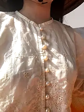 Snapshot of Emily-y chatting on 2, 12, 2025 Emily-y online show from 2, 12, 2025