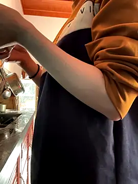 Snapshot of Emily-y chatting on 5, 12, 2025 Emily-y online show from 5, 12, 2025