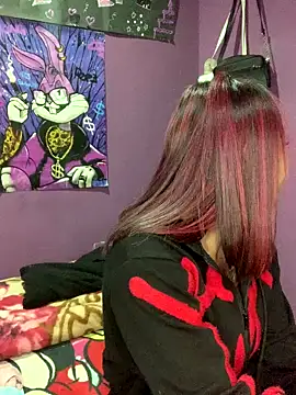 Snapshot of Emilyy-18 chatting on 6, 11, 2025 Emilyy-18 online show from 6, 11, 2025