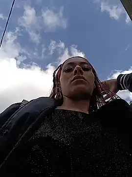 Snapshot of Emilyy-18 chatting on 14, 11, 2025 Emilyy-18 online show from 14, 11, 2025