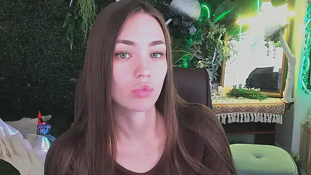 lollyrais online show from 2, 12, 2025