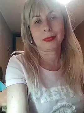 Snapshot of SelinaLovqx chatting on 18, 12, 2025 SelinaLovqx online show from 18, 12, 2025