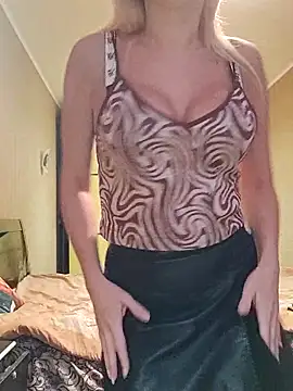 Snapshot of SelinaLovqx chatting on 20, 12, 2025 SelinaLovqx online show from 20, 12, 2025