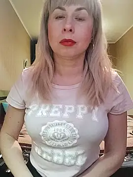 Snapshot of SelinaLovqx chatting on 8, 1, 2026 SelinaLovqx online show from 8, 1, 2026