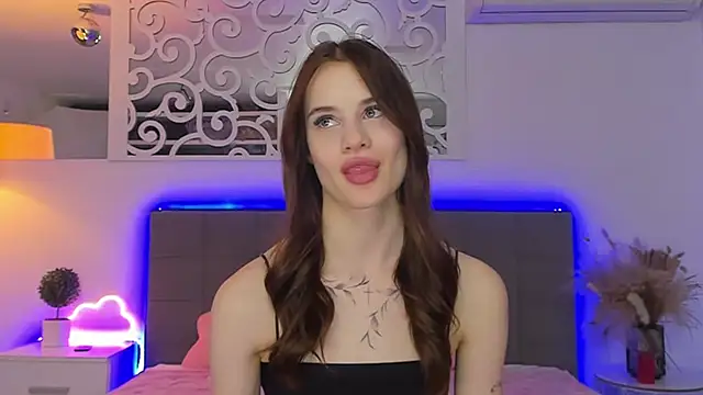 LuisaClover online show from 22, 2, 2026