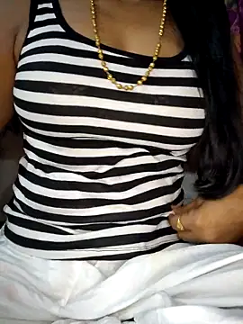 Ezabelljohn online show from 2, 4, 2026