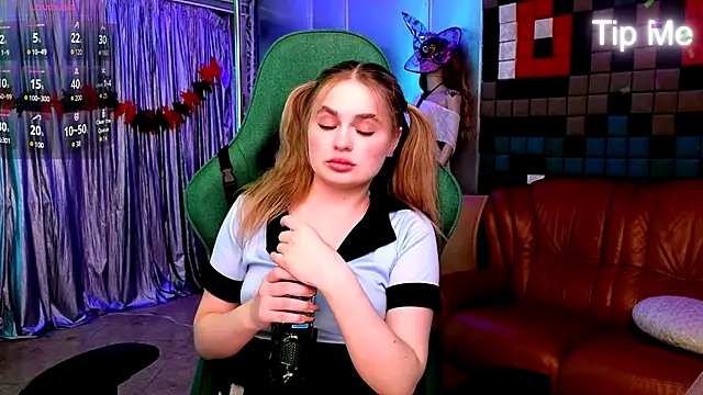 Snapshot of Jessi_wxw chatting on 26, 10, 2025 Jessi wxw online show from 26, 10, 2025