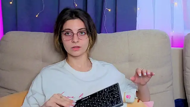 CasandraMickell online show from 12, 11, 2025