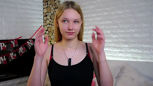 Snapshot of ElissaGlod chatting on 30, 10, 2025 ElissaGlod online show from 30, 10, 2025