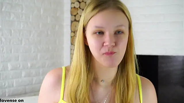 Snapshot of ElissaGlod chatting on 3, 11, 2025 ElissaGlod online show from 3, 11, 2025