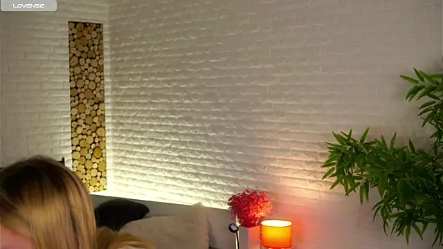 Snapshot of ElissaGlod chatting on 1, 12, 2025 ElissaGlod online show from 1, 12, 2025