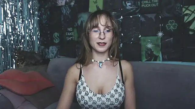 AlishaKellyi online show from 15, 11, 2025