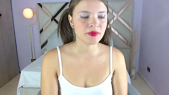 Snapshot of Katyrojas chatting on 11, 11, 2025 Katyrojas online show from 11, 11, 2025