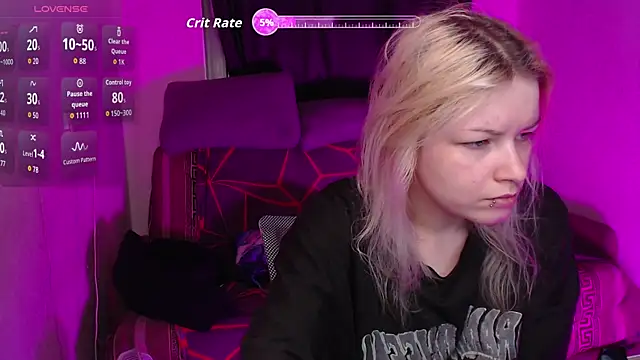 Snapshot of CherryNight6 chatting on 25, 5, 2026 CherryNight6 online show from 25, 5, 2026