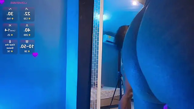 NaomiQueents online show from 1, 12, 2025