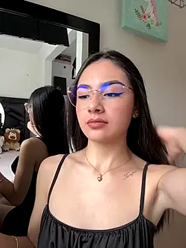 IslaCole online show from 25, 10, 2025