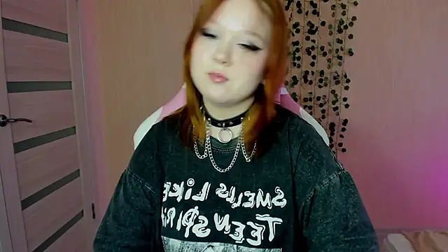 Lovly Vixen online show from 25, 10, 2025