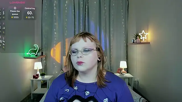 Snapshot of LottieReed chatting on 31, 10, 2025 LottieReed online show from 31, 10, 2025