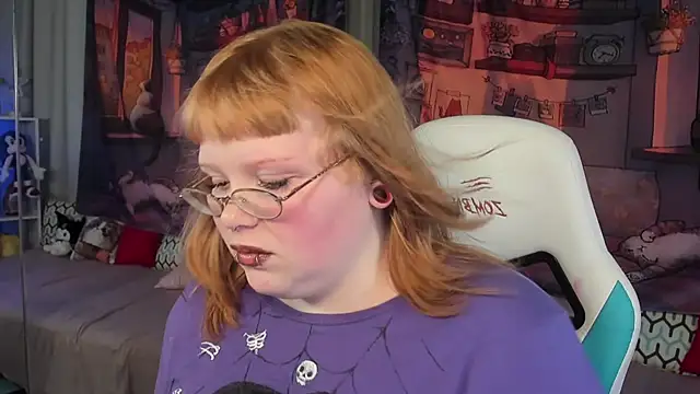 Snapshot of LottieReed chatting on 11, 11, 2025 LottieReed online show from 11, 11, 2025