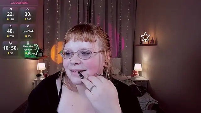 Snapshot of LottieReed chatting on 14, 11, 2025 LottieReed online show from 14, 11, 2025