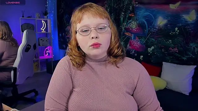 Snapshot of LottieReed chatting on 28, 11, 2025 LottieReed online show from 28, 11, 2025