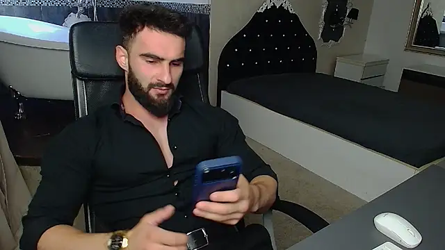 Snapshot of MicahLane chatting on 8, 7, 2026 MicahLane online show from 8, 7, 2026