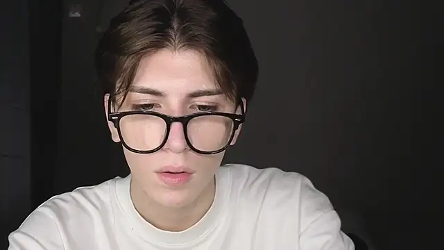 Snapshot of Oliver_star_boy_ chatting on 26, 10, 2025 Oliver star boy online show from 26, 10, 2025