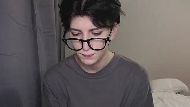 Snapshot of Oliver_star_boy_ chatting on 28, 10, 2025 Oliver star boy online show from 28, 10, 2025