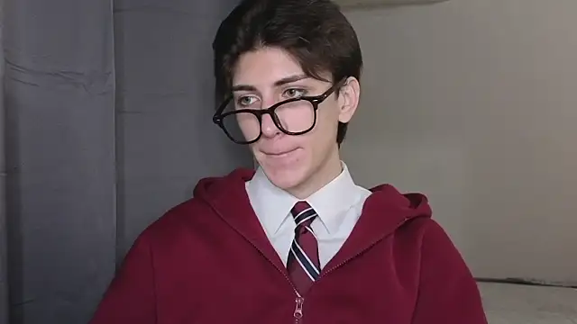 Snapshot of Oliver_star_boy_ chatting on 9, 11, 2025 Oliver star boy online show from 9, 11, 2025