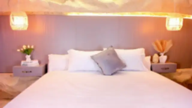 AmyColman  online show from 30, 3, 2026