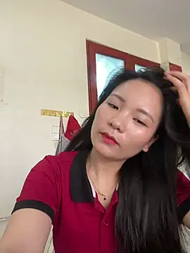Bee Yellow00 online show from 2, 7, 2026