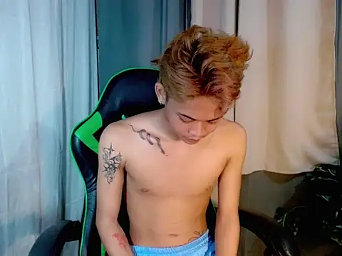 Snapshot of AsianCuteGuy21 chatting on 5, 2, 2026 AsianCuteGuy21 online show from 5, 2, 2026