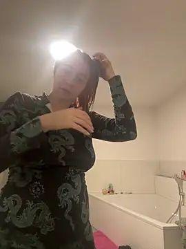 Latexaddictx  online show from 1, 3, 2026