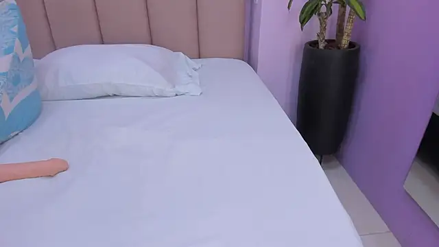 sienna mg online show from 28, 11, 2025