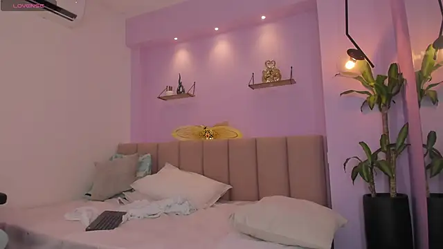 sienna mg online show from 14, 12, 2025