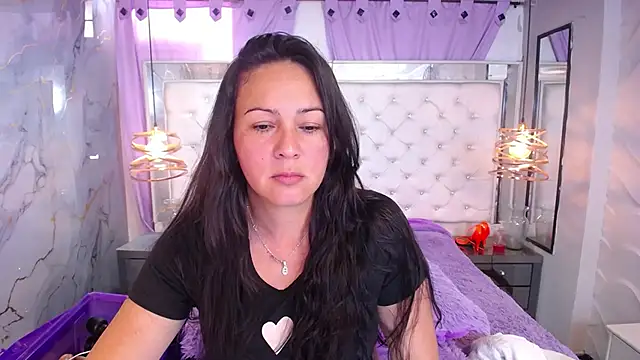 Snapshot of Melissa-roberts chatting on 24, 10, 2025 Melissa-roberts online show from 24, 10, 2025