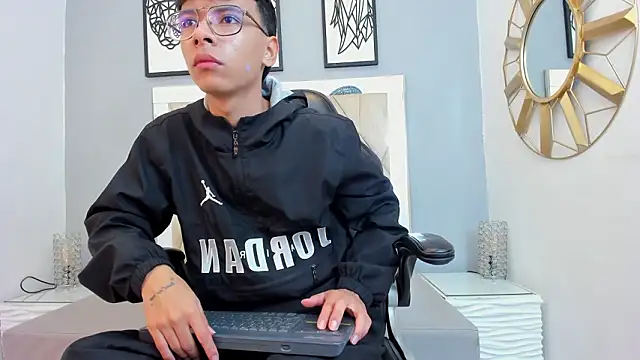 adams bobby online show from 8, 3, 2026