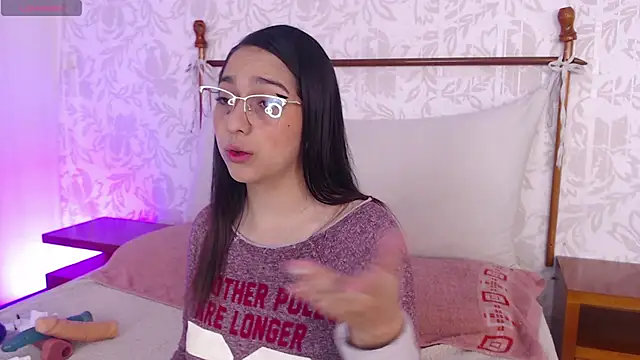 Snapshot of LexyBlaze_ chatting on 28, 11, 2025 LexyBlaze online show from 28, 11, 2025