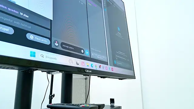 Stacy London online show from 23, 11, 2025