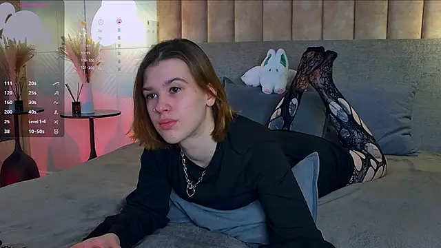 LoraPuffs online show from 24, 11, 2025