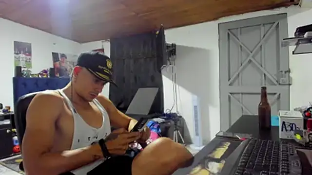 Snapshot of Malek_Ivonny chatting on 12, 2, 2026 Malek Ivonny online show from 12, 2, 2026