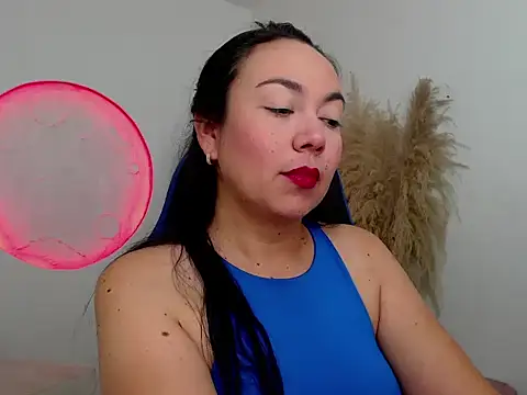 Yadis hot online show from 20, 11, 2025