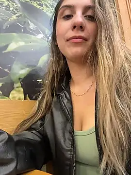 Snapshot of sarah_honey__ chatting on 19, 11, 2025 sarah honey online show from 19, 11, 2025