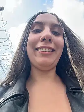 Snapshot of sarah_honey__ chatting on 1, 12, 2025 sarah honey online show from 1, 12, 2025