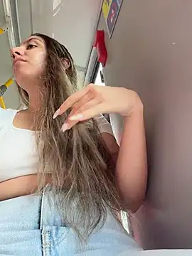 Snapshot of sarah_honey__ chatting on 22, 12, 2025 sarah honey online show from 22, 12, 2025