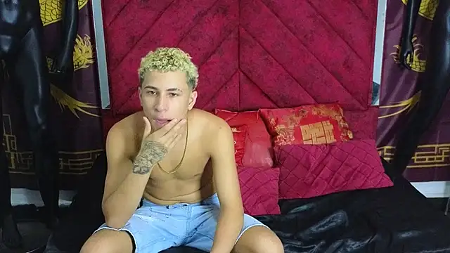 Snapshot of Horny_Duo0 chatting on 28, 10, 2025 Horny Duo0 online show from 28, 10, 2025