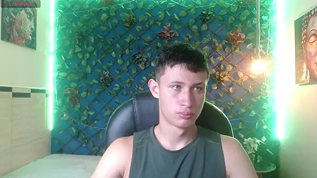 Snapshot of Garuo_18 chatting on 21, 11, 2025 Garuo 18 online show from 21, 11, 2025