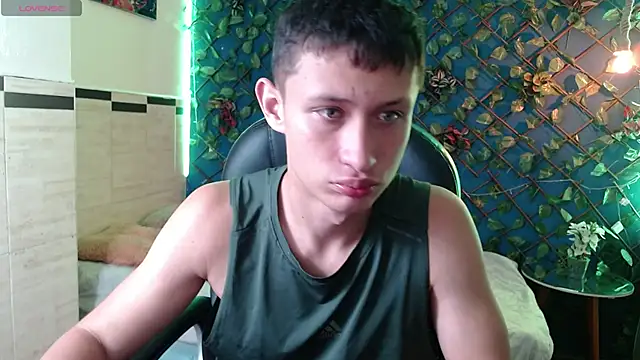 Snapshot of Garuo_18 chatting on 23, 11, 2025 Garuo 18 online show from 23, 11, 2025