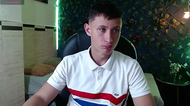 Snapshot of Garuo_18 chatting on 25, 11, 2025 Garuo 18 online show from 25, 11, 2025