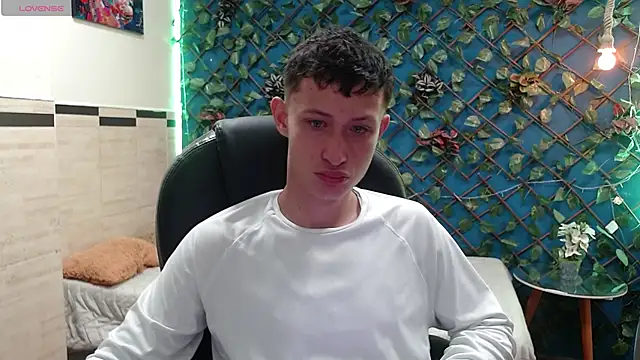 Snapshot of Garuo_18 chatting on 26, 11, 2025 Garuo 18 online show from 26, 11, 2025